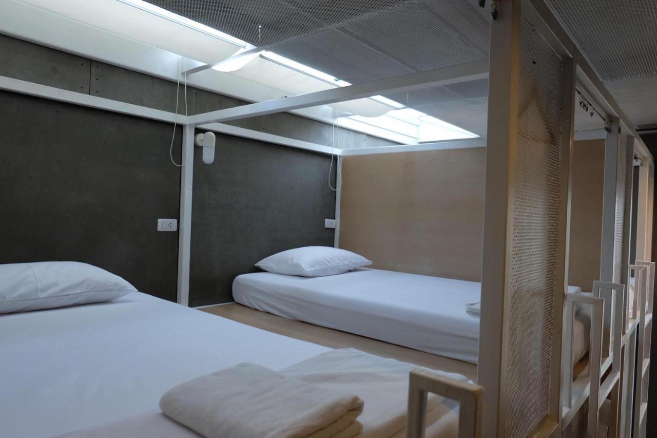 On The Bed Hostel Bangkok Luaran gambar