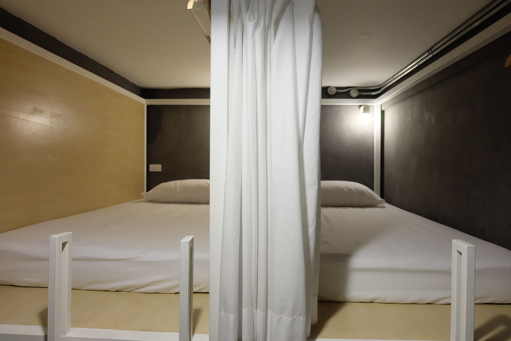 On The Bed Hostel Bangkok Luaran gambar